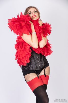 Ô Boudoir Ô Boudoir Lyon EVJF Lyon - Ô Boudoir Ecole de Féminité et sensualité. Danse, stages et cours Burlesque. Cabinet d'Intimité, sexo-thérapie et coaching féminité. Bar à Curiosité Glamour et Spectacles cabaret. EVJF Enterrement de vie de jeune fille et EVG à Lyon.